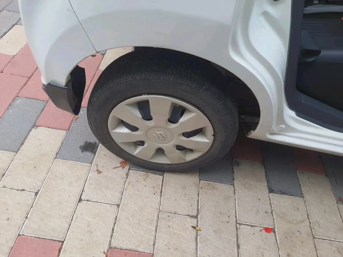 2016 Maruti Alto K10 VXI, Petrol, Manual, 53,926 km, tyre