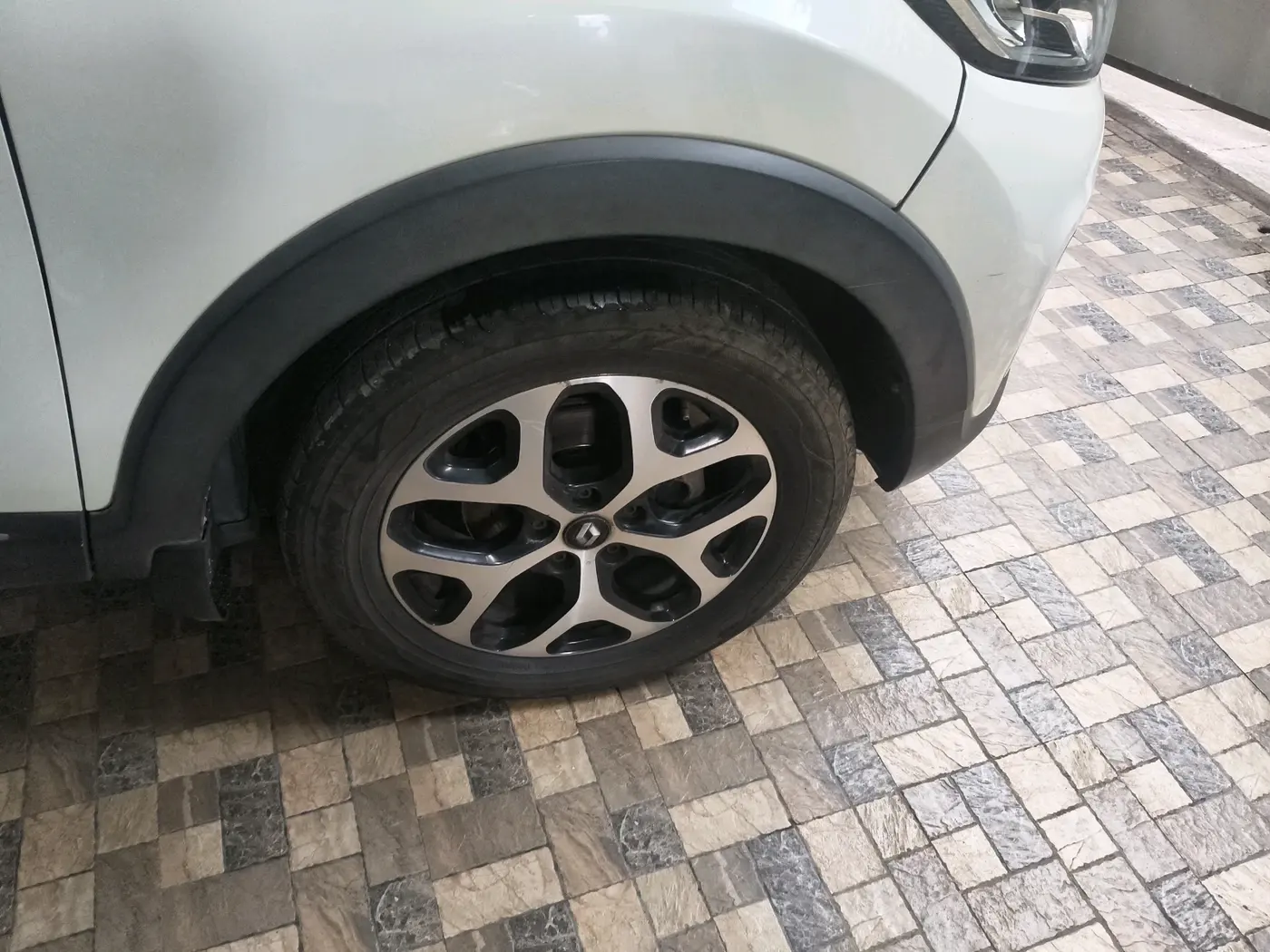 2017 Renault Captur PLATINE DIESEL , Diesel, Manual, 1,01,844 km, tyre