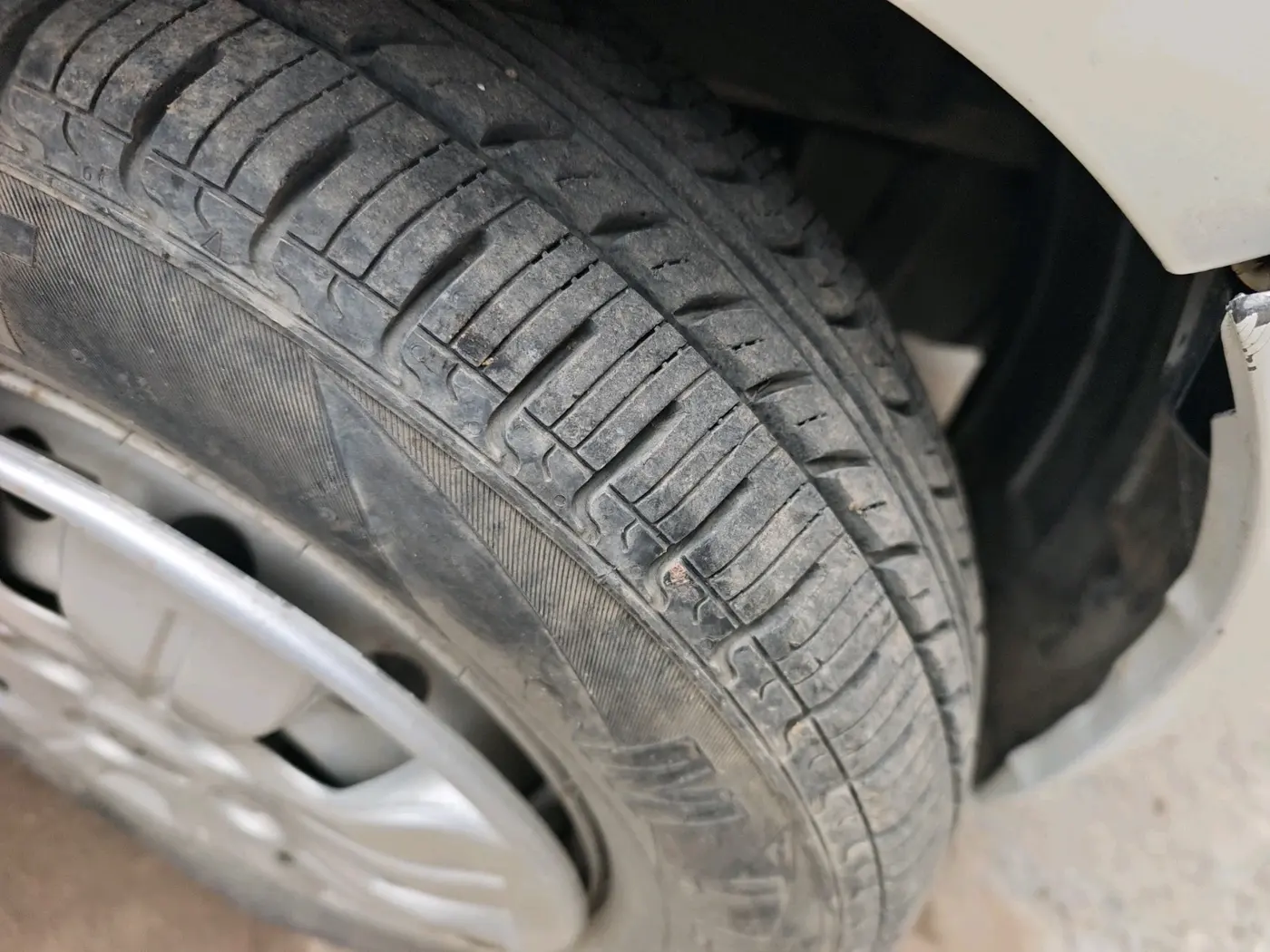 2011 Hyundai i10 ERA 1.1, Petrol, Manual, 29,691 km, tyre