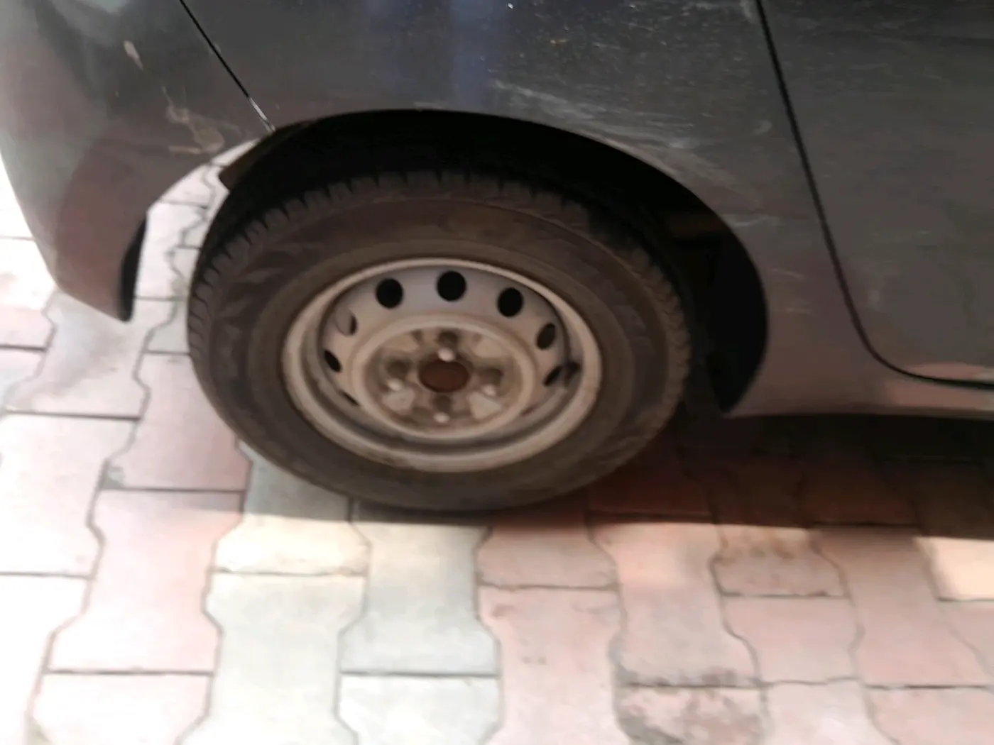 2015 Hyundai Eon ERA +, Petrol, Manual, 37,191 km, tyre