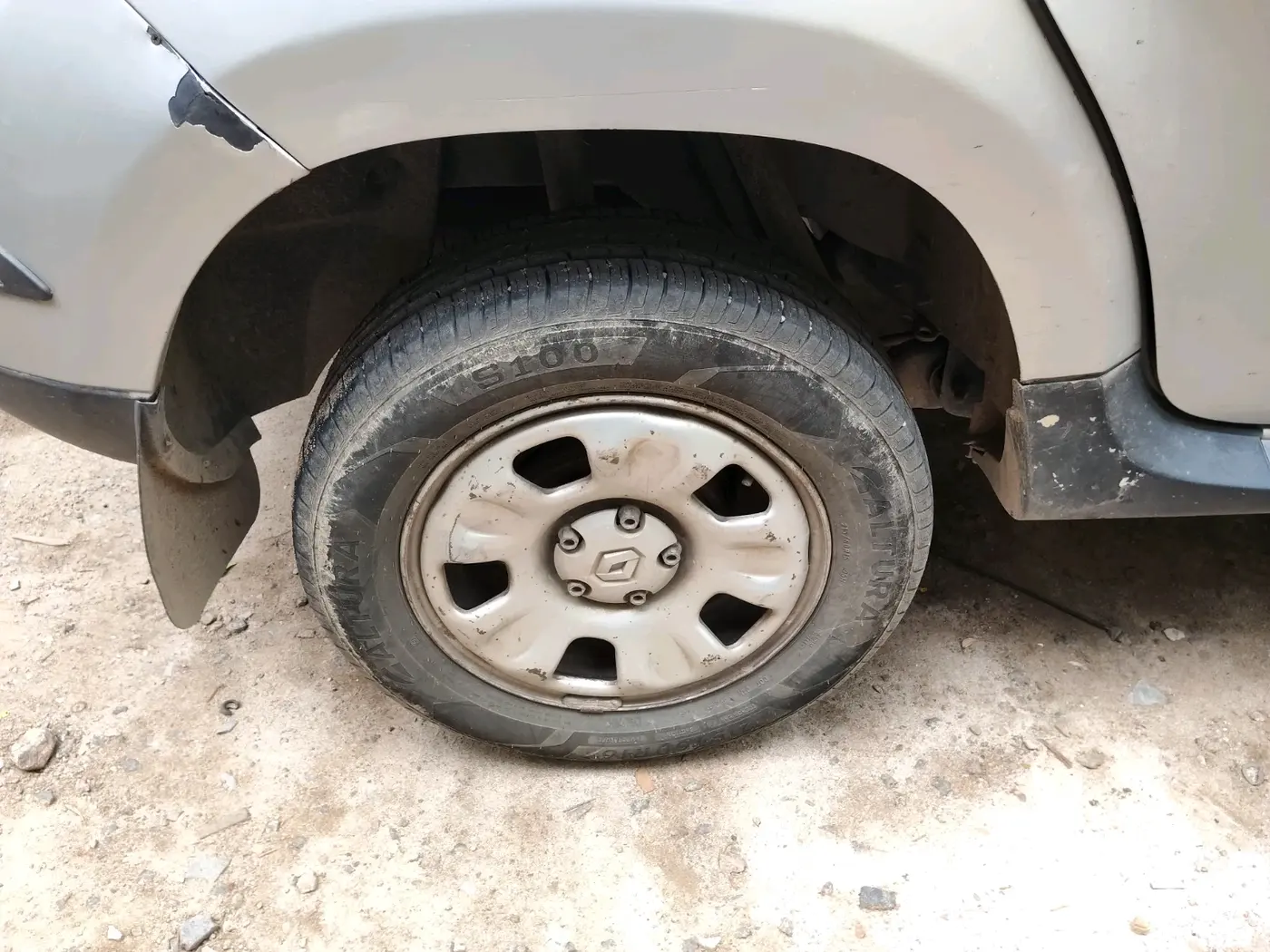 2013 Renault Duster 85 PS RXL DIESEL, Diesel, Manual, 1,37,088 km, tyre