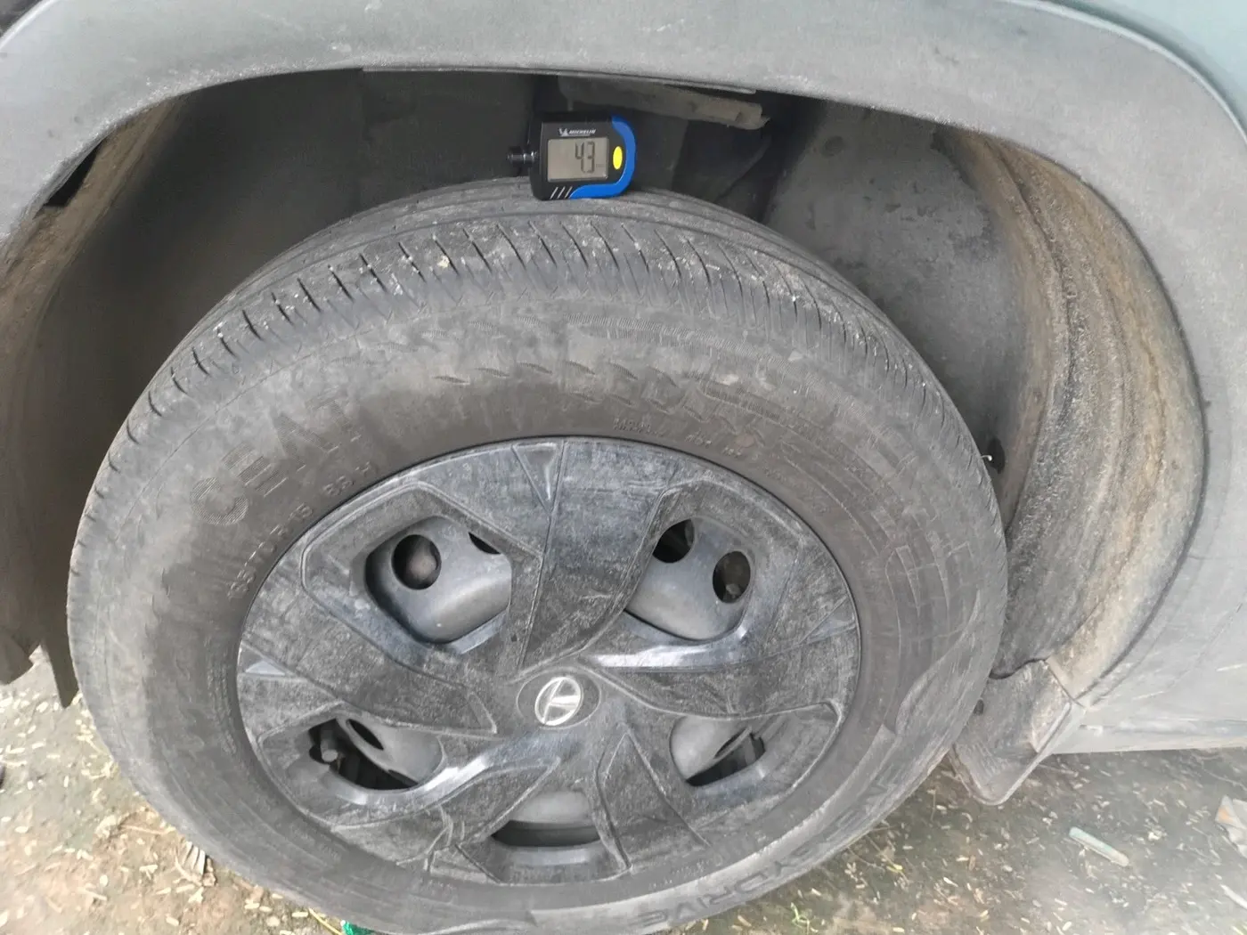 2023 Tata PUNCH ADVENTURE MT, Petrol, Manual, 94,716 km, tyre