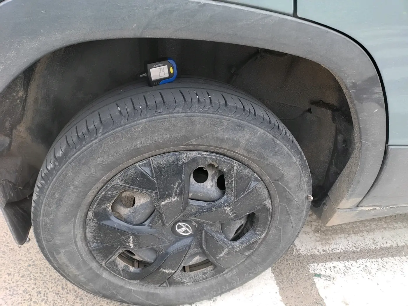 2023 Tata PUNCH ADVENTURE MT, Petrol, Manual, 94,716 km, tyre
