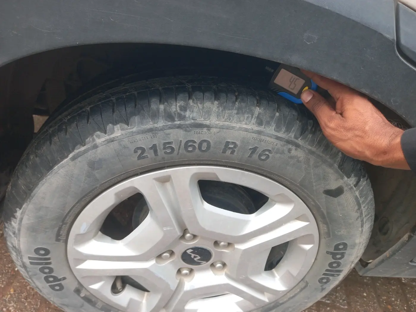 2021 KIA SONET HTK PLUS 1.2, Petrol, Manual, 66,570 km, tyre