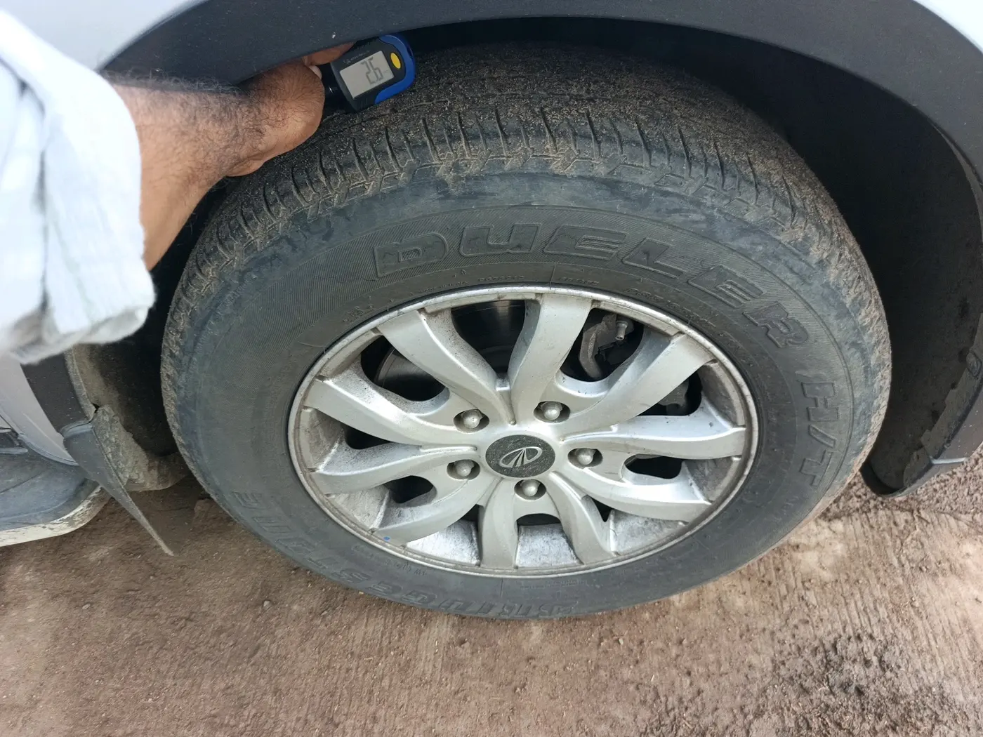 2018 Mahindra XUV500 W9, Diesel, Manual, 87,220 km, tyre