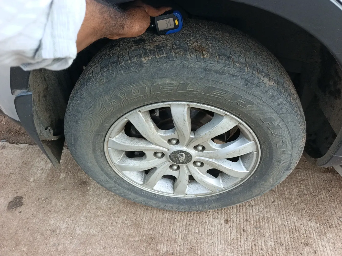 2018 Mahindra XUV500 W9, Diesel, Manual, 87,220 km, tyre
