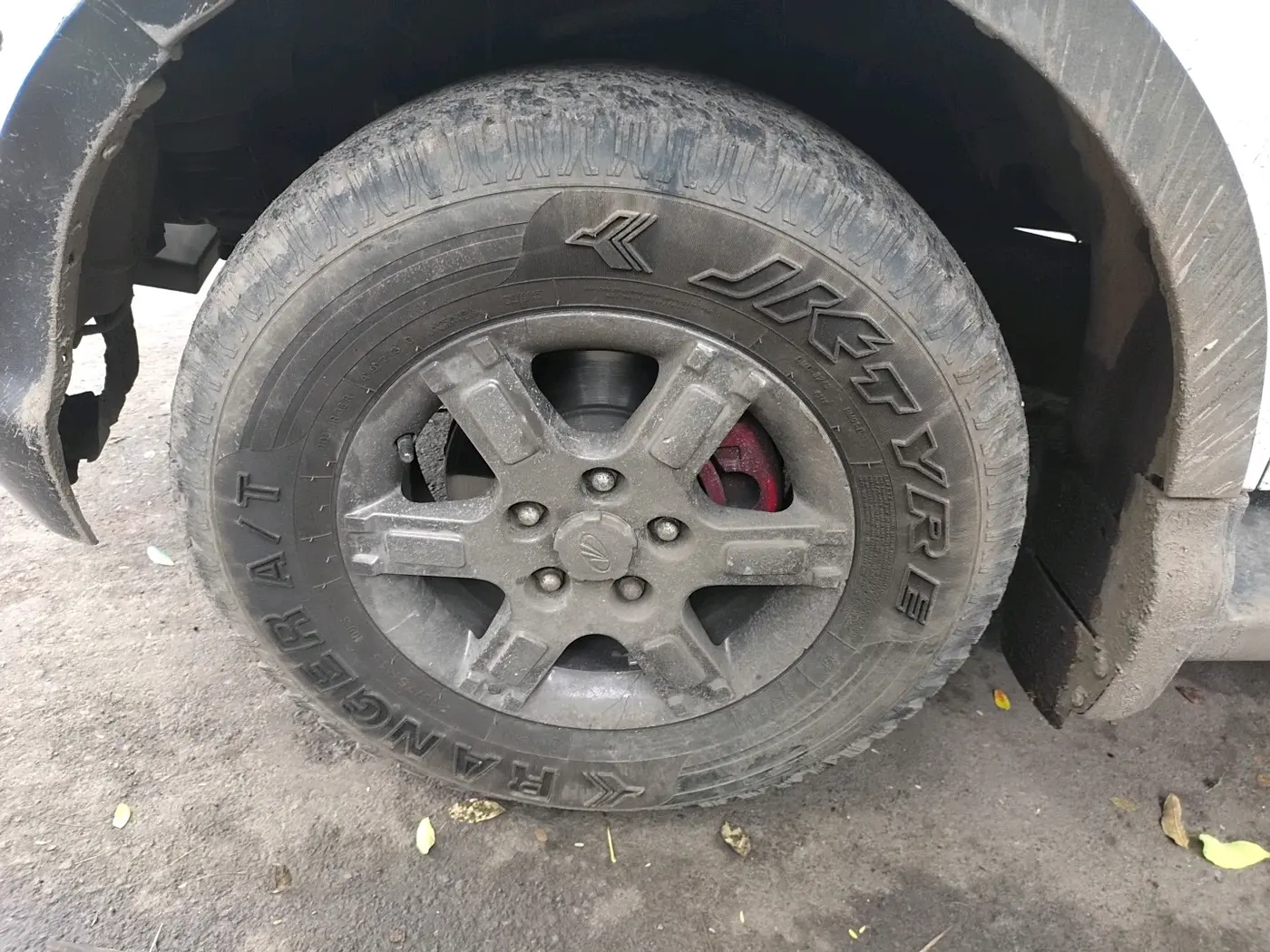 2012 Mahindra Xylo E9, Diesel, Manual, 1,15,578 km, tyre