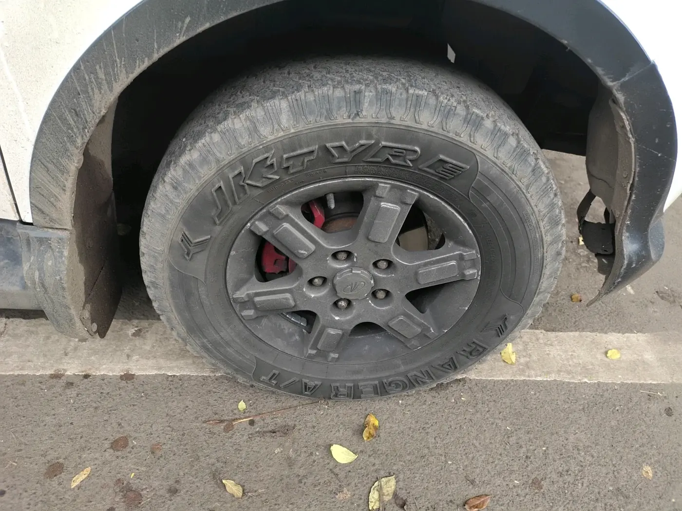 2012 Mahindra Xylo E9, Diesel, Manual, 1,15,578 km, tyre