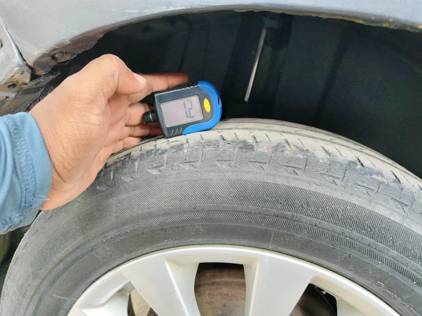 2014 Maruti Ertiga ZDI, Diesel, Manual, 1,08,328 km, tyre