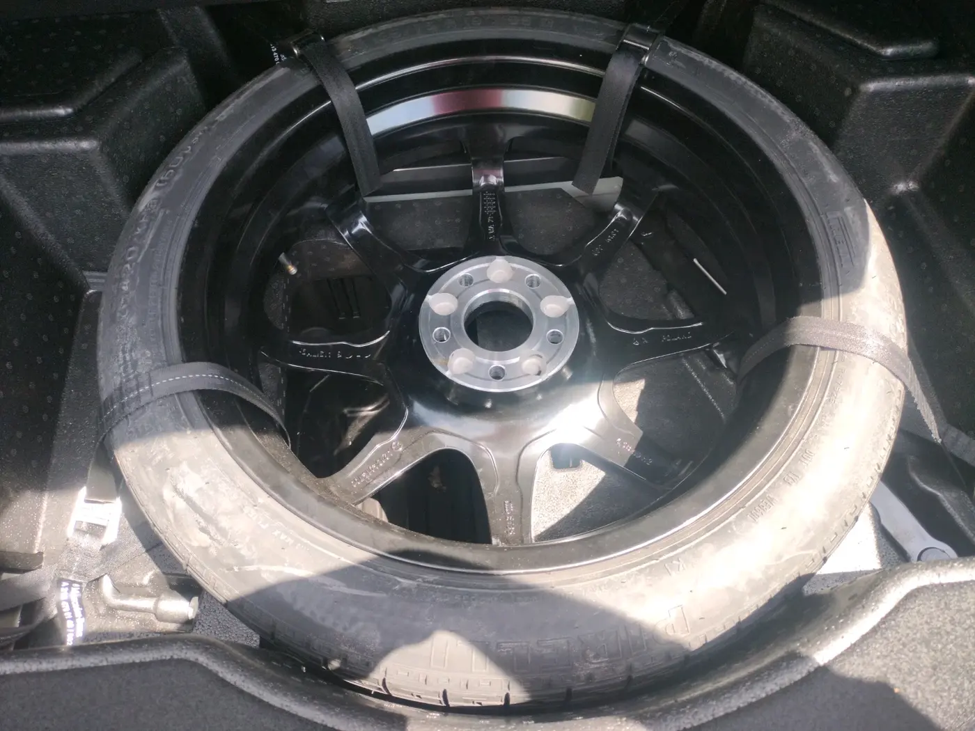 2022 Mercedes Benz E Class E 220d Expression, Diesel, Automatic, 20,025 km, tyre