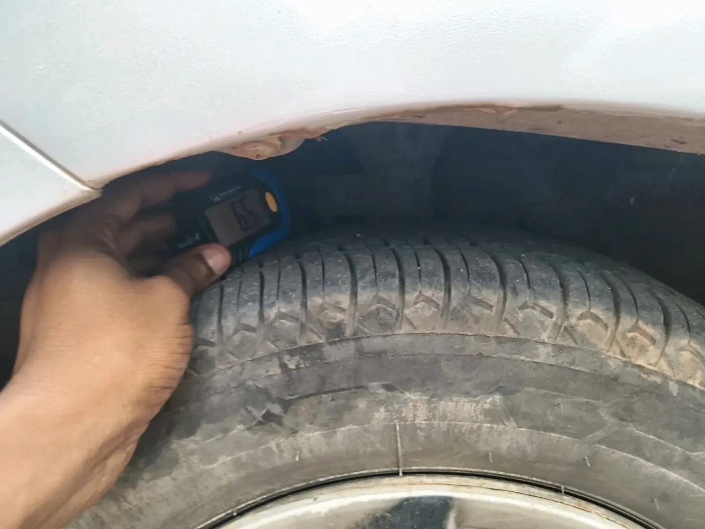 2011 Tata Indica Vista LS QUADRAJET, Diesel, Manual, 1,20,288 km, tyre