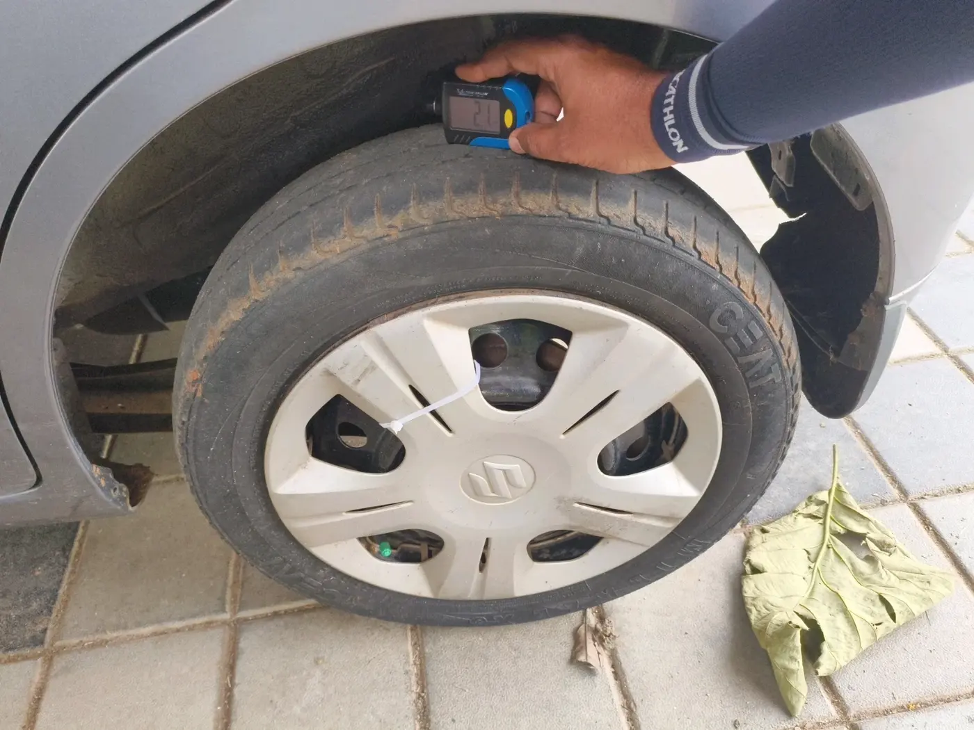 2013 Maruti Wagon R 1.0 VXI, Petrol, Manual, 92,632 km, tyre