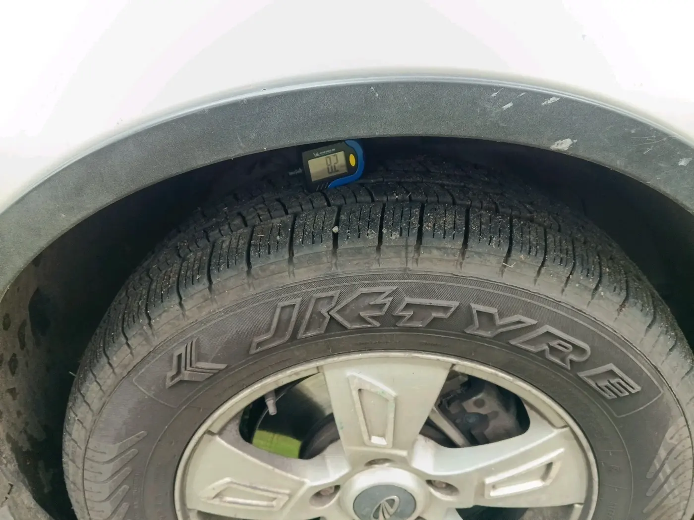 2012 Mahindra XUV500 W8, Diesel, Manual, 1,26,783 km, tyre