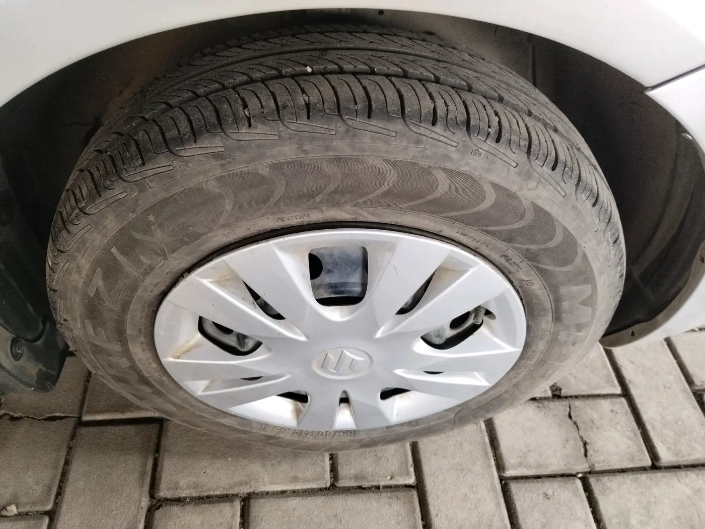 2012 Maruti Swift Dzire VXI, Petrol, Manual, 37,649 km, tyre