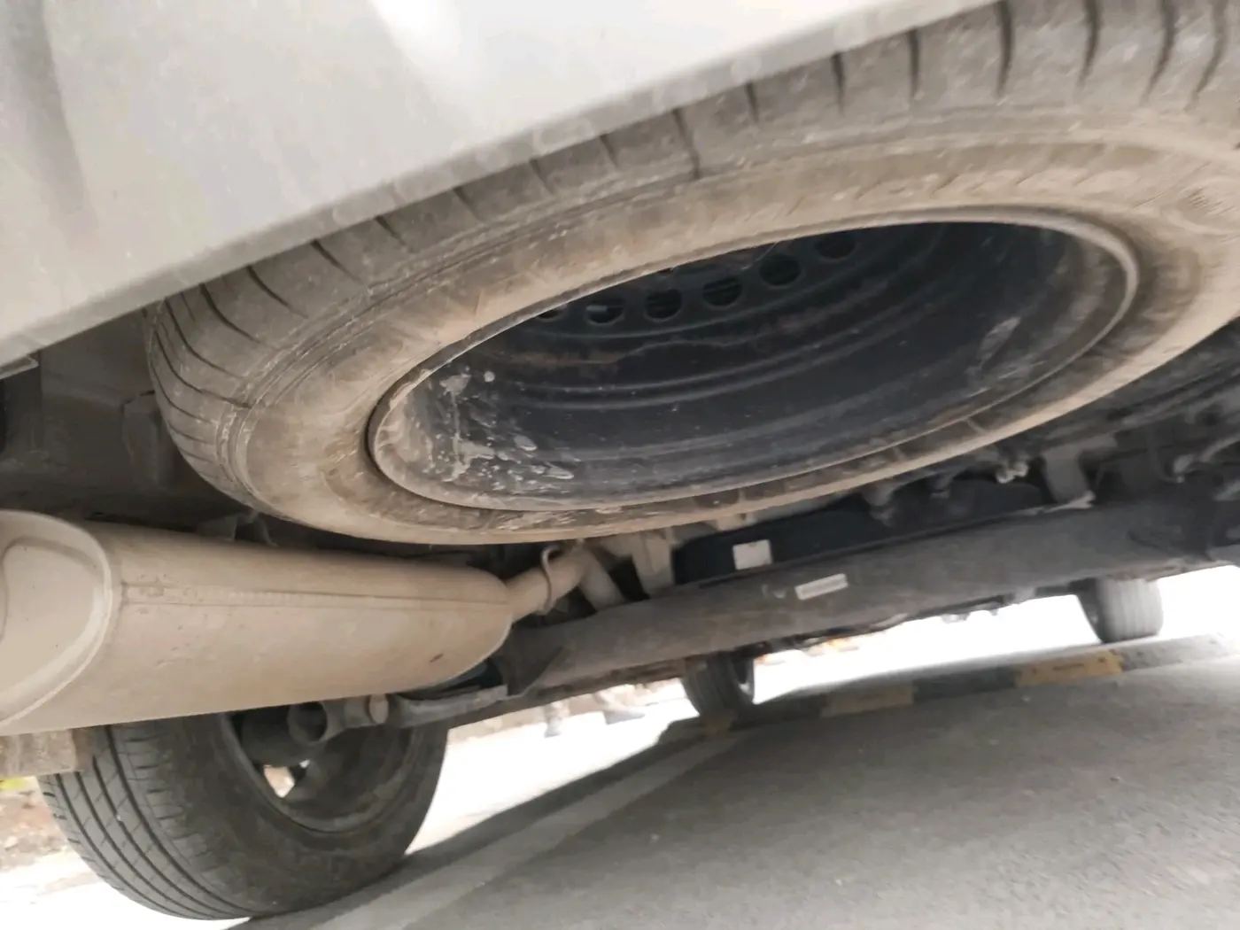 2022 MG HECTOR PLUS SHARP 1.5 PETROL TURBO HYBRID MT 6-STR, Petrol, Manual, 23,420 km, tyre