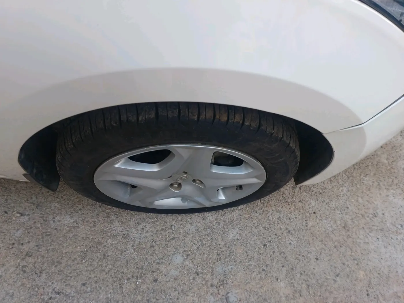 2017 Hyundai Elite i20 ASTA 1.2, Petrol, Manual, 85,090 km, tyre