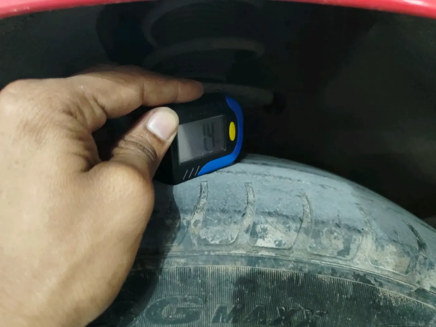 2022 Maruti Swift VXI, Petrol, Manual, 58,109 km, tyre