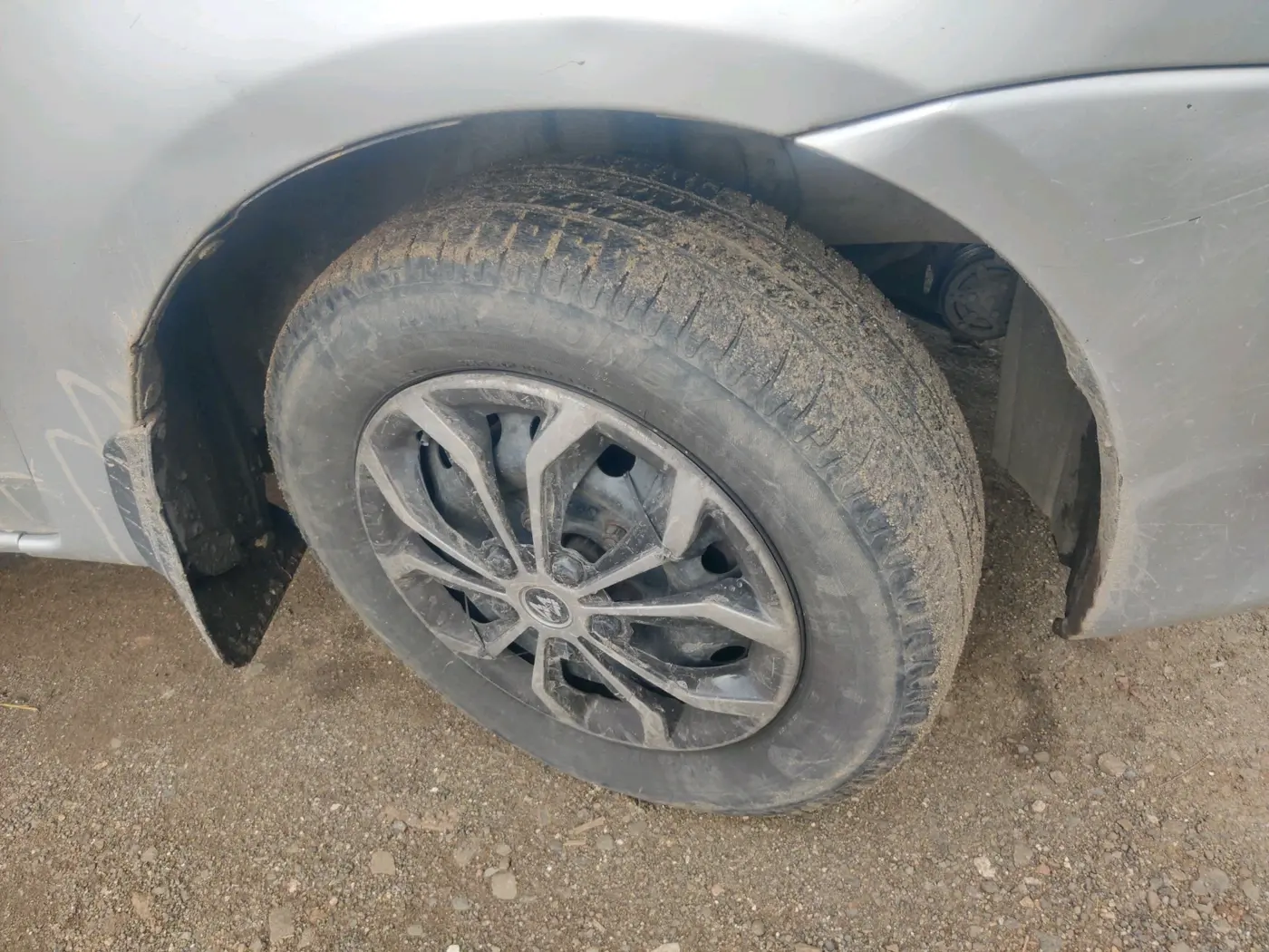 2011 Toyota Etios G, CNG, Manual, 1,91,207 km, tyre
