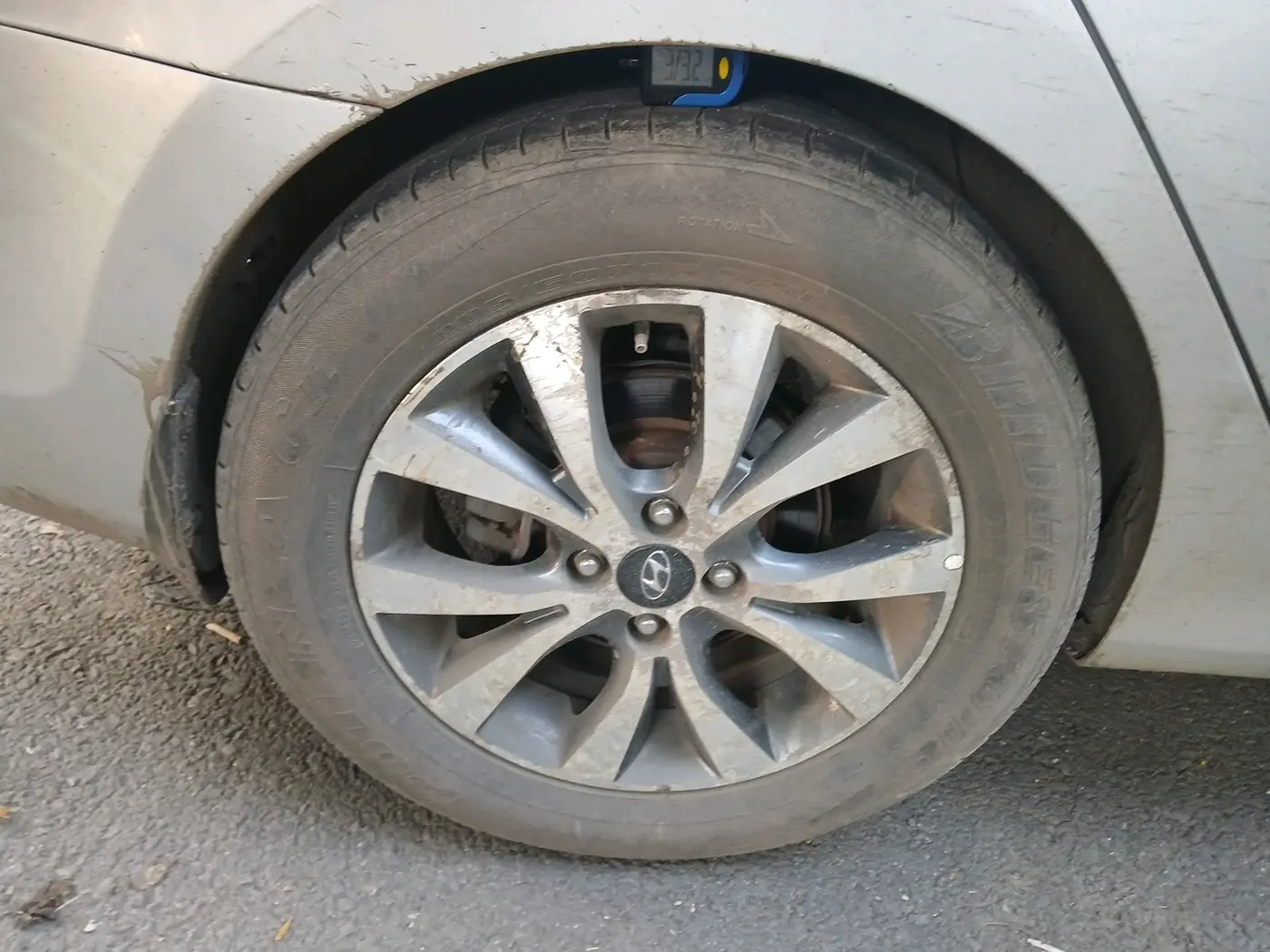 2014 Hyundai Verna FLUIDIC 1.6 CRDI SX OPT, Diesel, Manual, 1,04,254 km, tyre