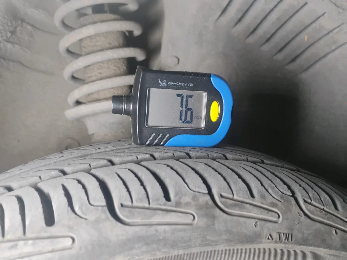 2016 Tata Nano TWIST XTA, Petrol, Automatic, 40,659 km, tyre