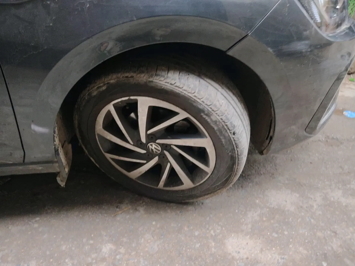 2023 Volkswagen VIRTUS TOPLINE TSI 1.0 MT, Petrol, Manual, 33,004 km, tyre