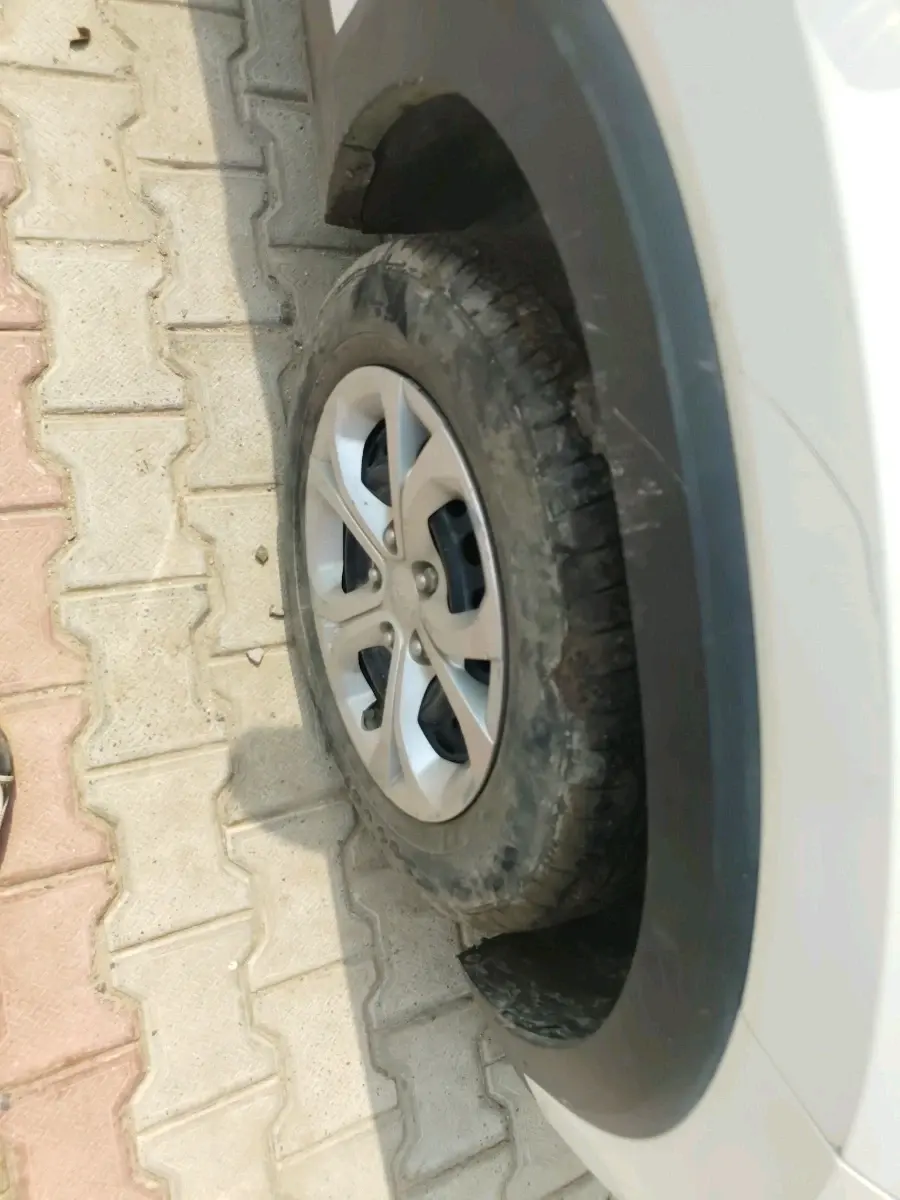 2022 KIA SONET HTE 1.2, Petrol, Manual, 35,616 km, tyre