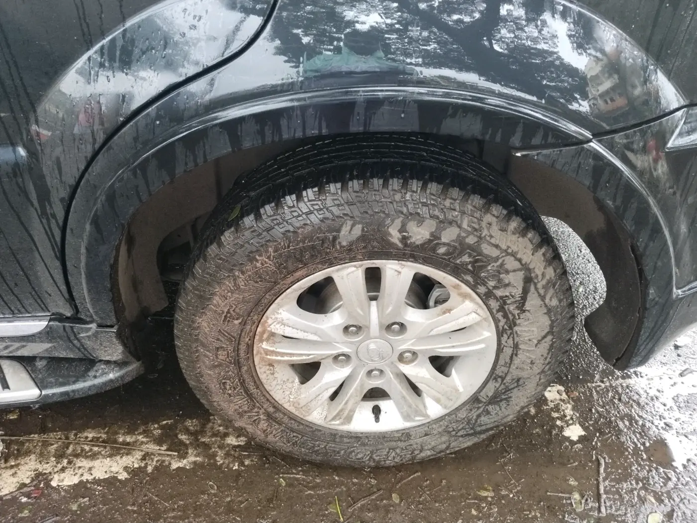 2014 Ssangyong Rexton RX7, Diesel, Automatic, 1,77,288 km, tyre