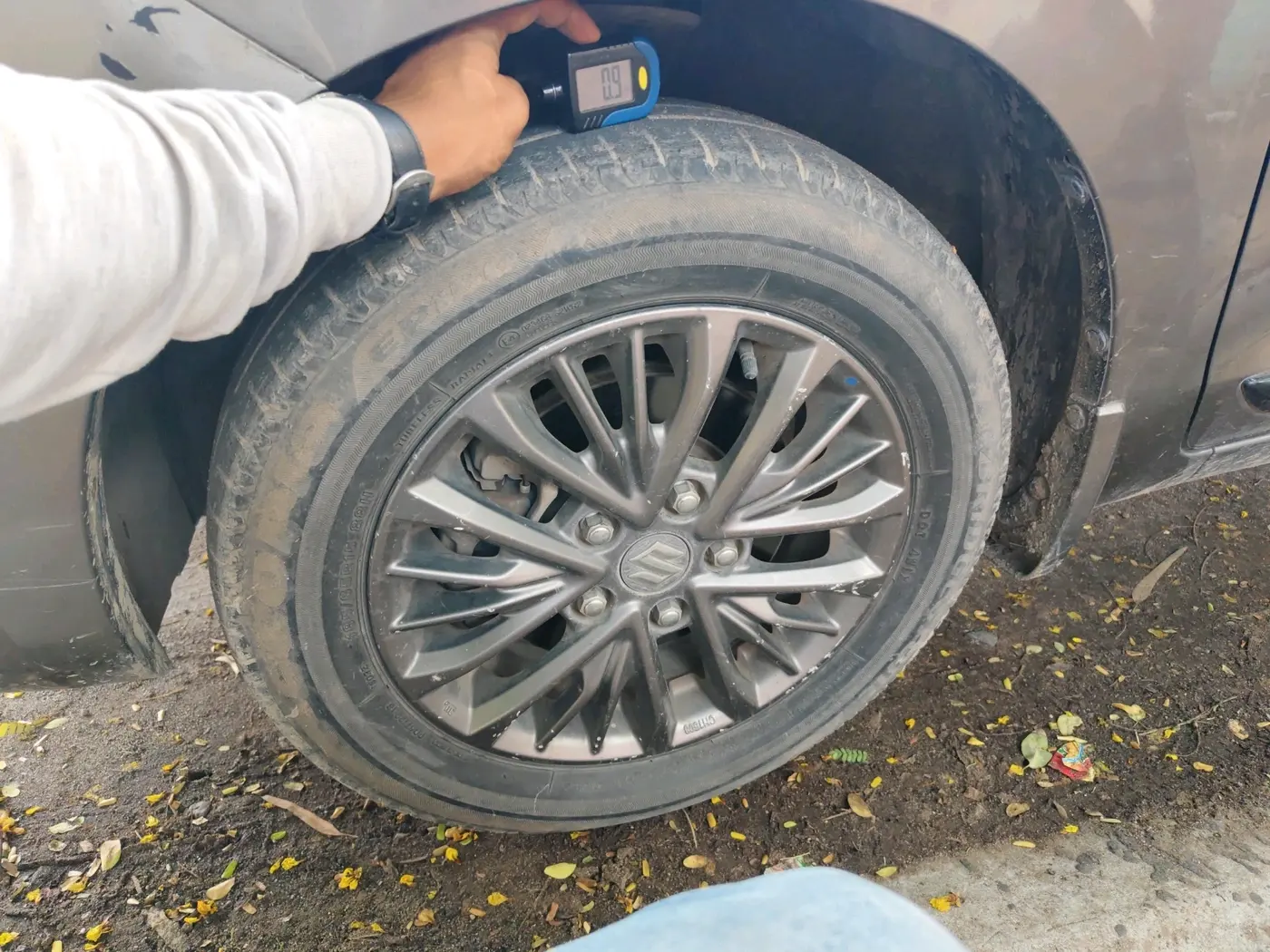 2019 Maruti Ertiga ZXI+ SHVS, Petrol, Manual, 38,031 km, tyre