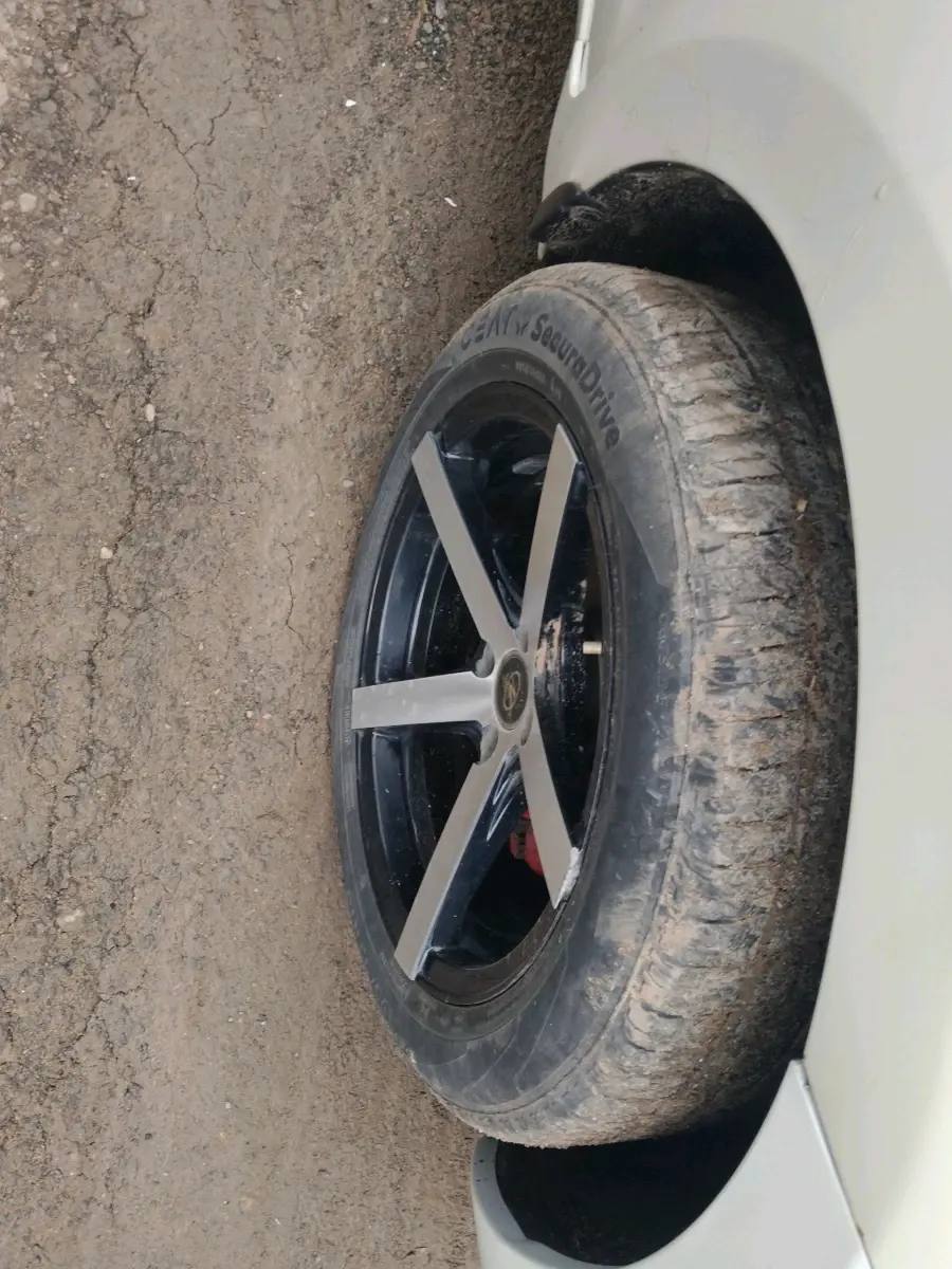 2021 Maruti Swift VXI, Petrol, Manual, 58,494 km, tyre