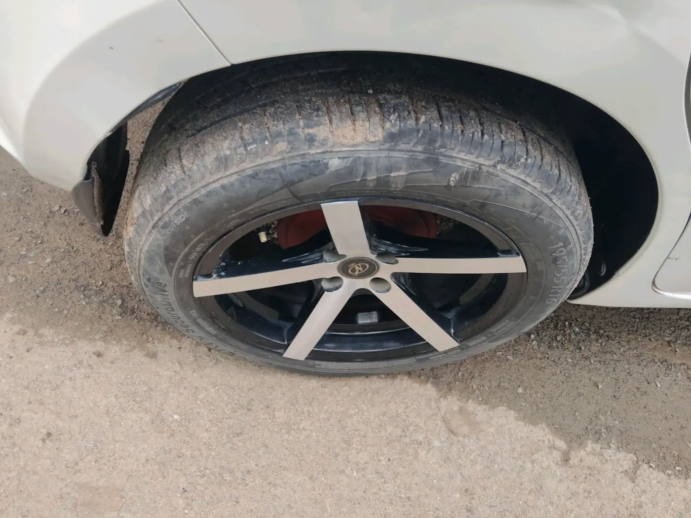 2021 Maruti Swift VXI, Petrol, Manual, 58,494 km, tyre
