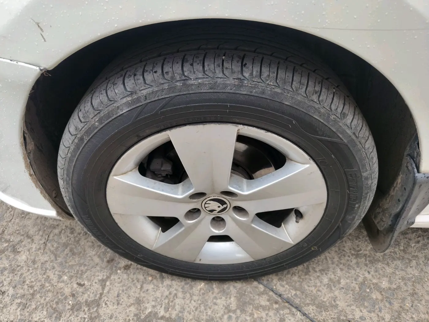 2018 Skoda Rapid AMBITION 1.5 TDI, Diesel, Manual, 2,51,553 km, tyre