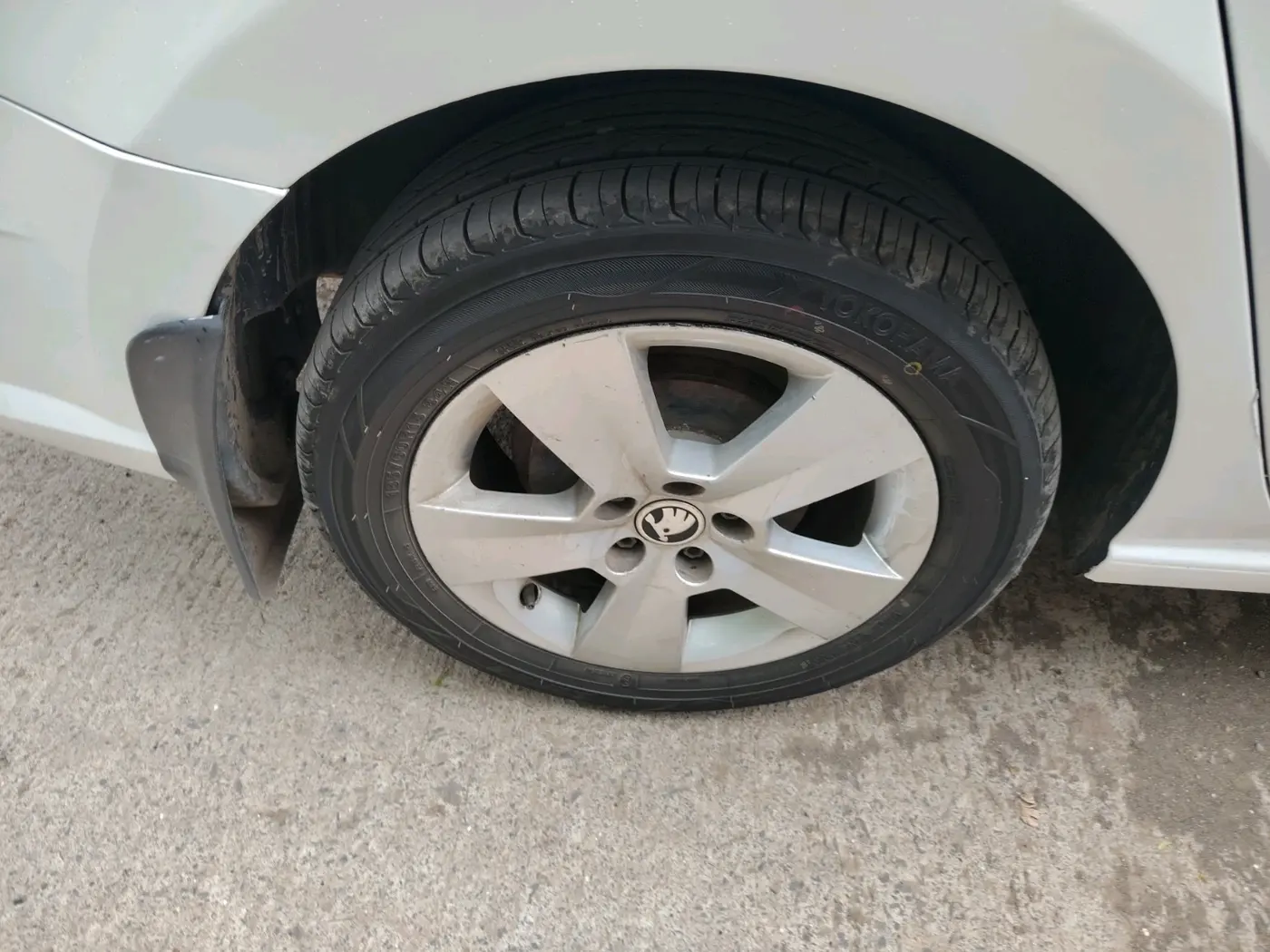 2018 Skoda Rapid AMBITION 1.5 TDI, Diesel, Manual, 2,51,553 km, tyre