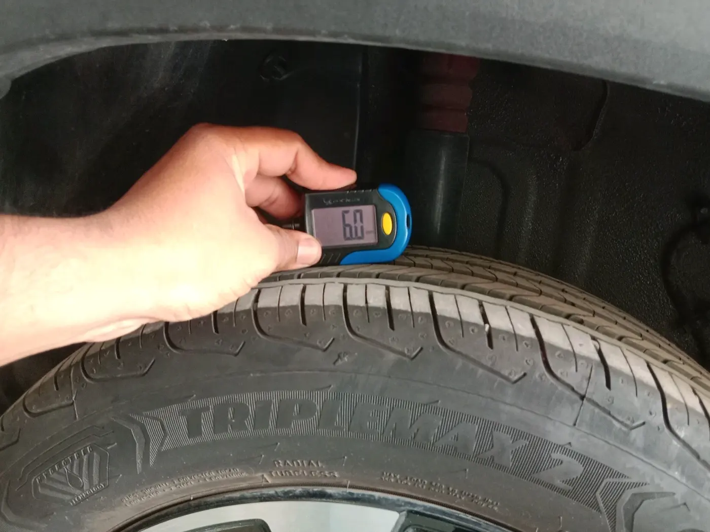 2025 Tata PUNCH Creative Plus AMT, Petrol, Automatic, 3,960 km, tyre