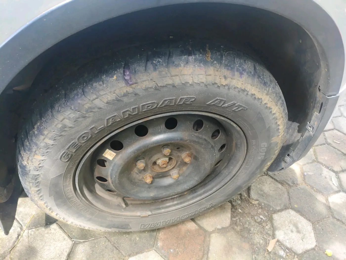 2017 Mahindra XUV500 W6 AT 1.99, Diesel, Automatic, 88,897 km, tyre