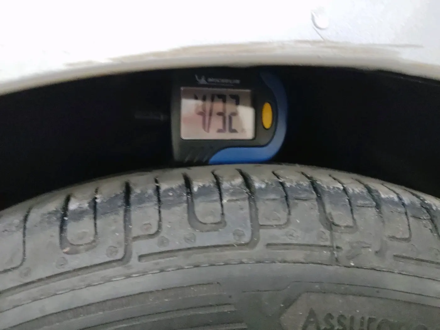 2011 Hyundai Eon MAGNA, Petrol, Manual, 64,438 km, tyre