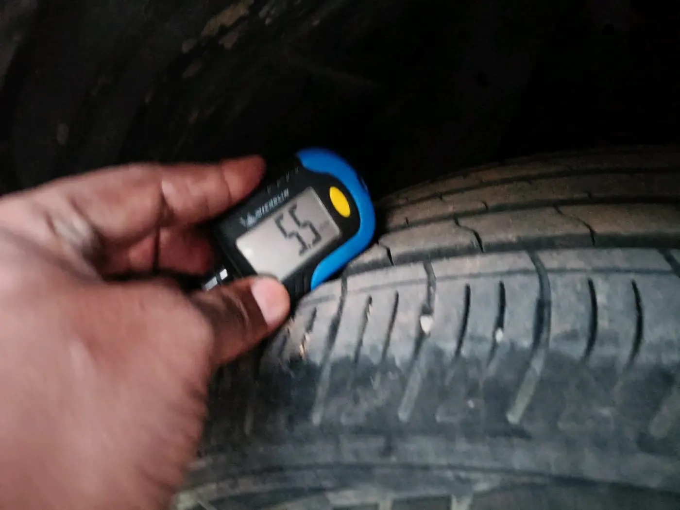 2023 Maruti BREZZA ZXI SMART HYBRID , Petrol, Manual, 19,115 km, tyre