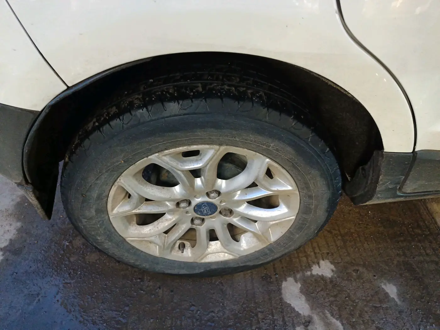 2013 Ford Ecosport TITANIUM 1.5L DIESEL, Diesel, Manual, 1,95,372 km, tyre