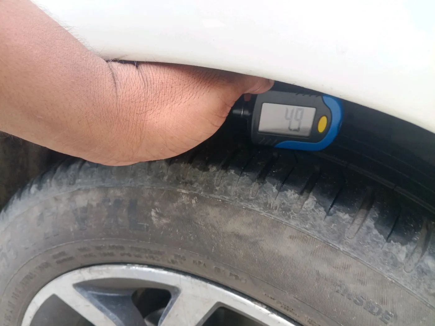 2018 Ford Ecosport TITANIUM 1.5L SIGNATURE EDITION (SUNROOF) DIESEL, Diesel, Manual, 1,65,425 km, tyre