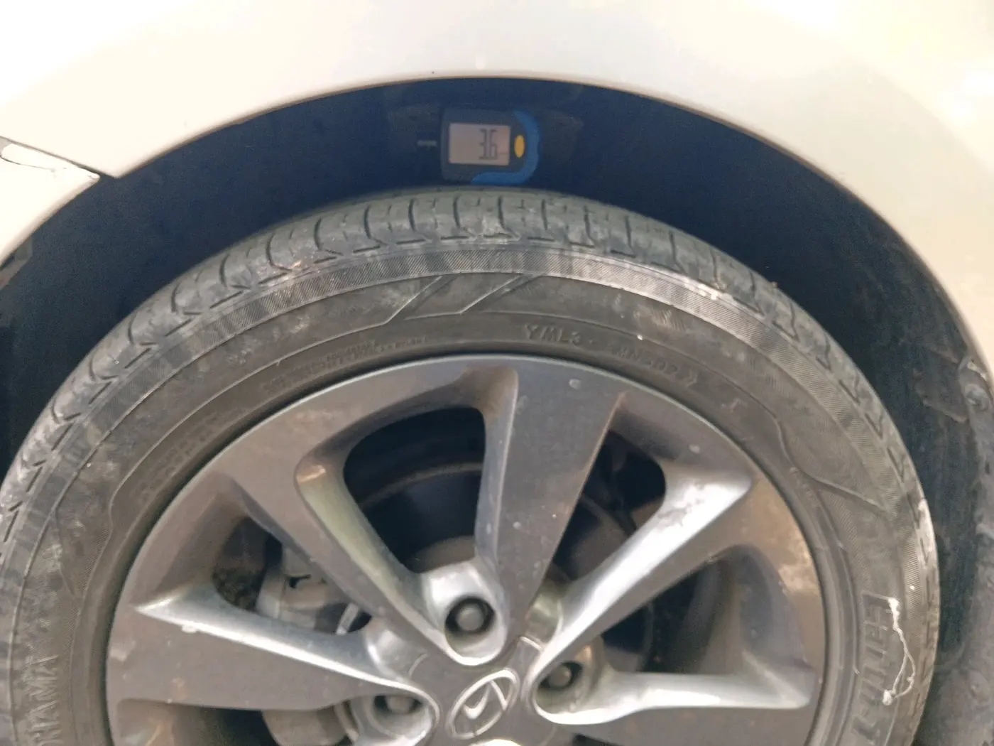 2012 Hyundai Verna FLUIDIC 1.6 CRDI SX AT, Diesel, Automatic, 1,96,421 km, tyre