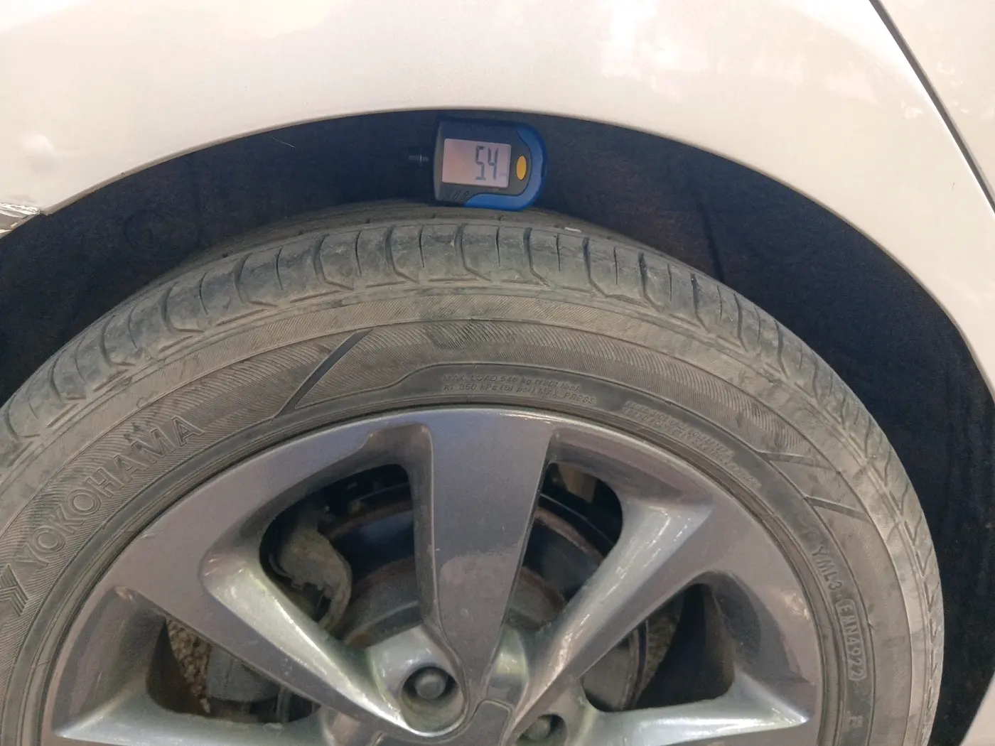 2012 Hyundai Verna FLUIDIC 1.6 CRDI SX AT, Diesel, Automatic, 1,96,421 km, tyre