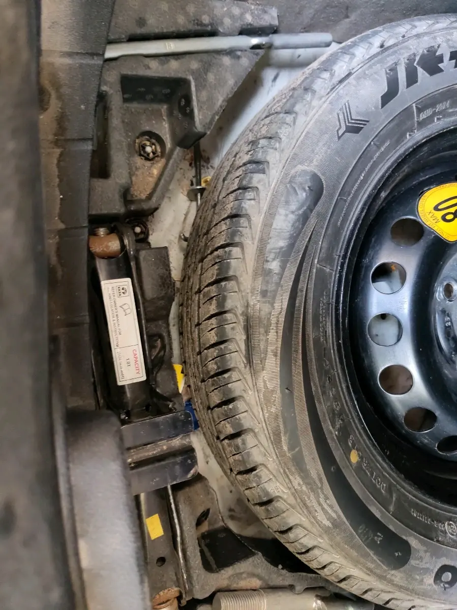 2022 Tata TIGOR XZ PLUS CNG, CNG, Manual, 86,691 km, tyre