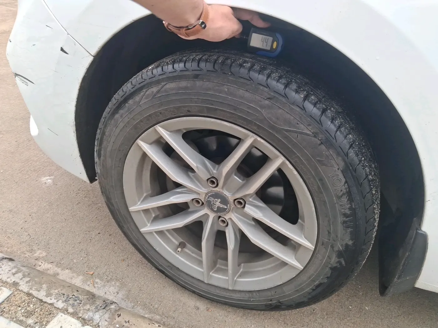 2018 Hyundai Verna 1.4 EX PETROL, CNG, Manual, 1,17,493 km, tyre