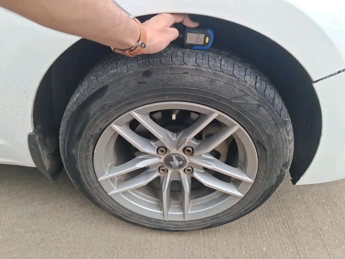 2018 Hyundai Verna 1.4 EX PETROL, CNG, Manual, 1,17,493 km, tyre