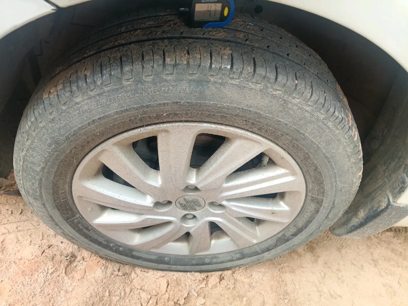 2016 Maruti Swift Dzire ZXI, Petrol, Manual, 56,181 km, tyre