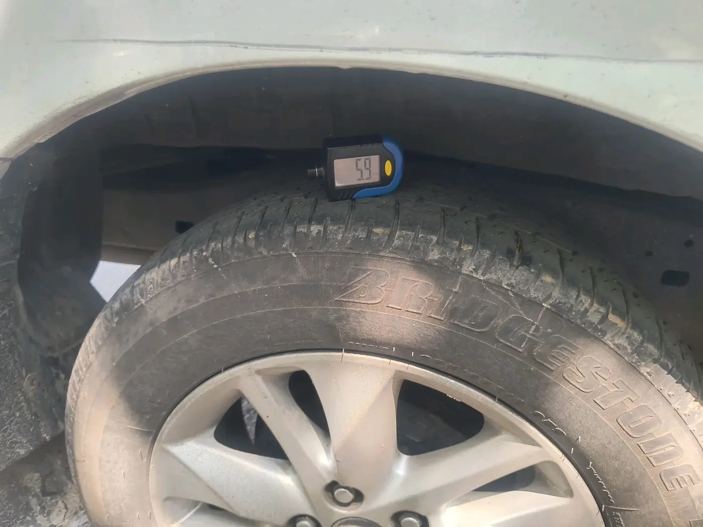 2018 Toyota Innova Crysta 2.4 GX AT 7 STR, Diesel, Automatic, 1,43,194 km, tyre