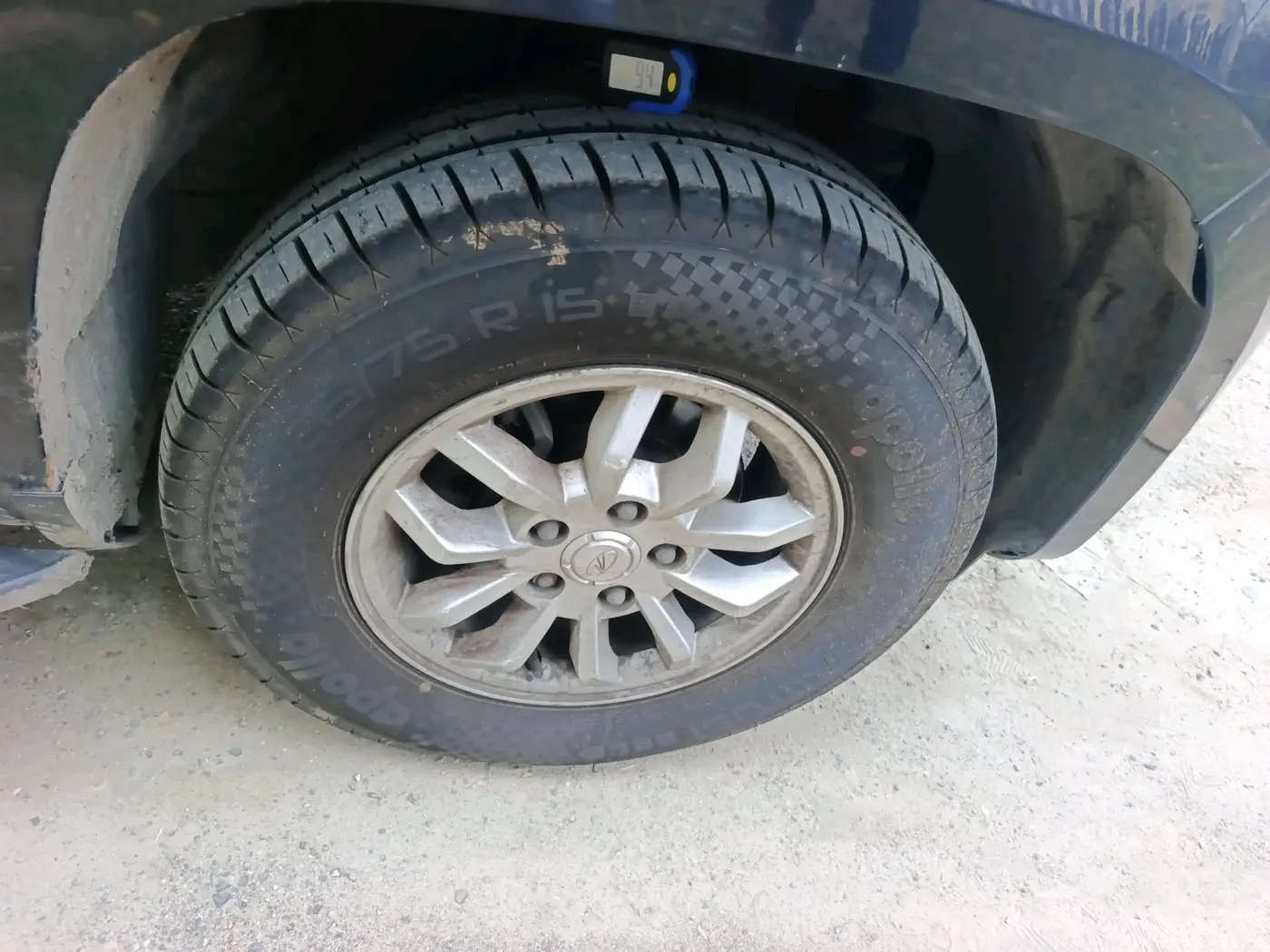 2016 Mahindra TUV300 T8 AMT, Diesel, Automatic, 50,096 km, tyre