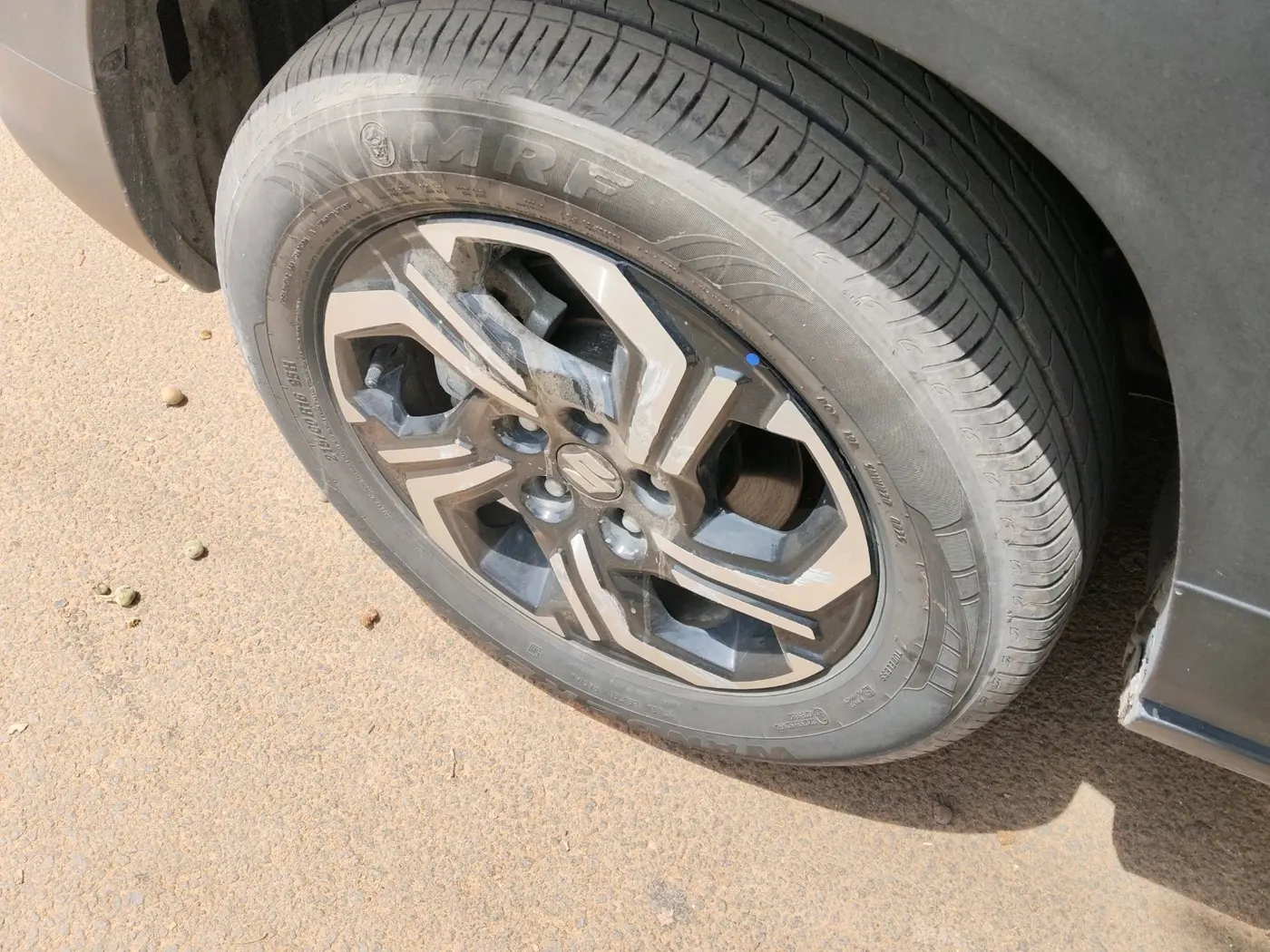 2025 Maruti BREZZA ZXI + SMART HYBRID DUAL TONE, Petrol, Manual, 11,651 km, tyre