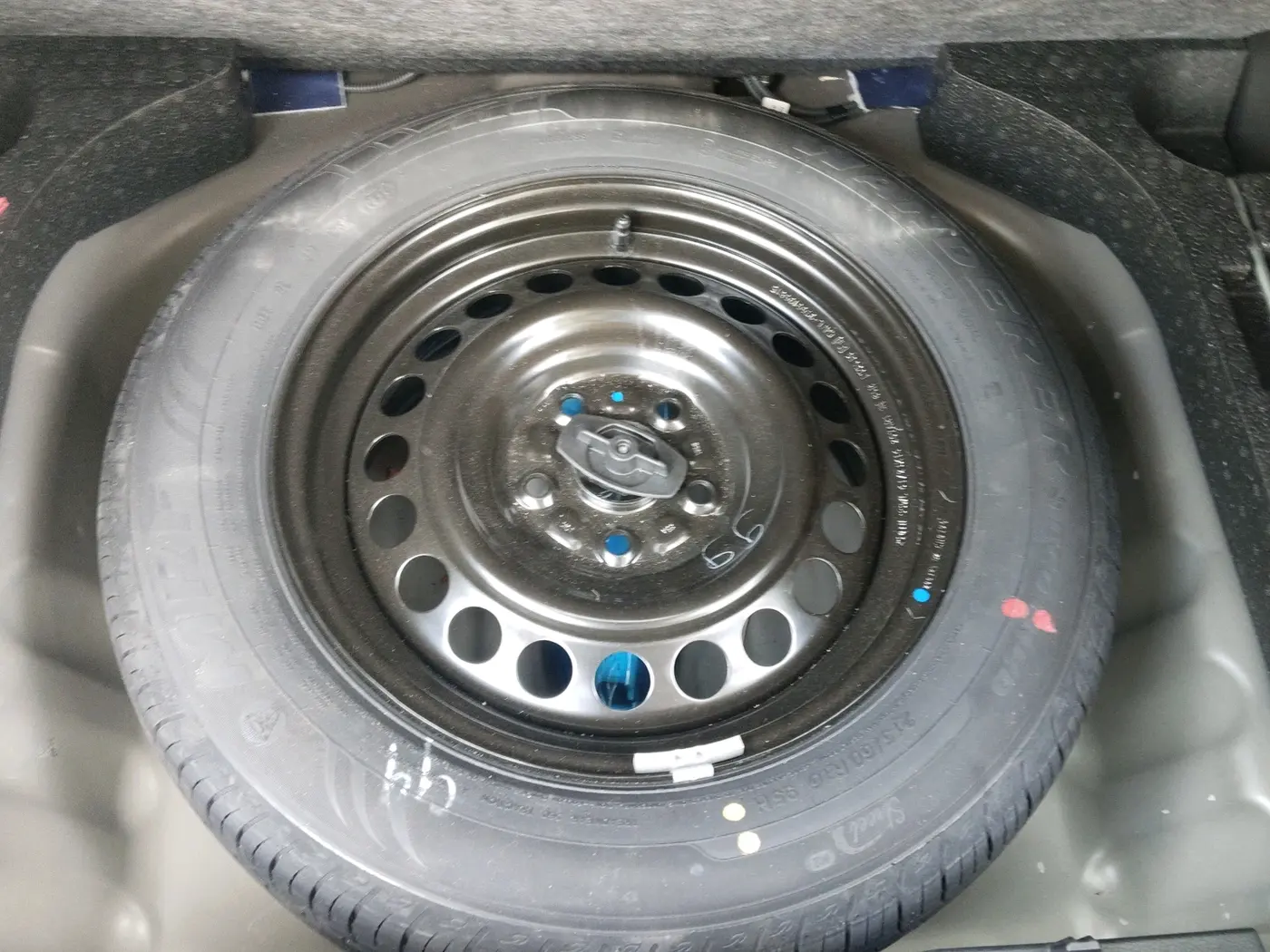 2025 Maruti BREZZA ZXI + SMART HYBRID DUAL TONE, Petrol, Manual, 11,651 km, tyre