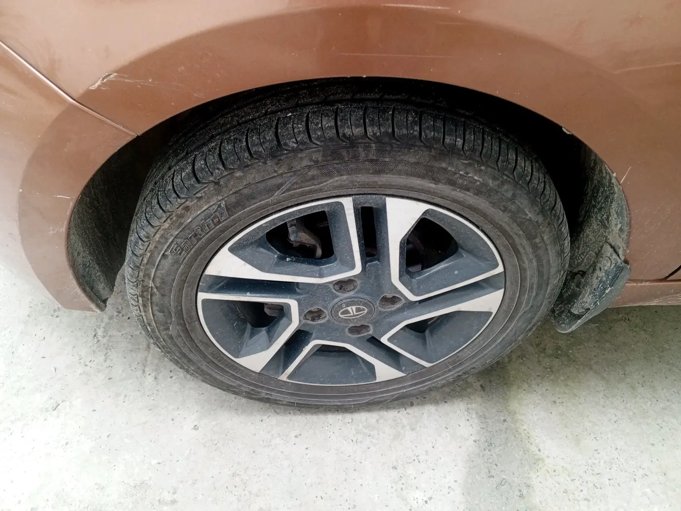 2018 Tata TIGOR XZ (O) PETROL, Petrol, Manual, 46,950 km, tyre