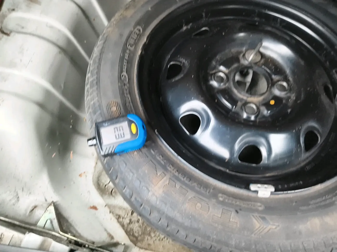 2012 Maruti Alto K10 VXI, Petrol, Manual, 70,008 km, tyre